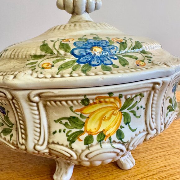 Gorgeous Vintage Deruta Italy Hand Painted Soup Tureen - Picture 3 of 11